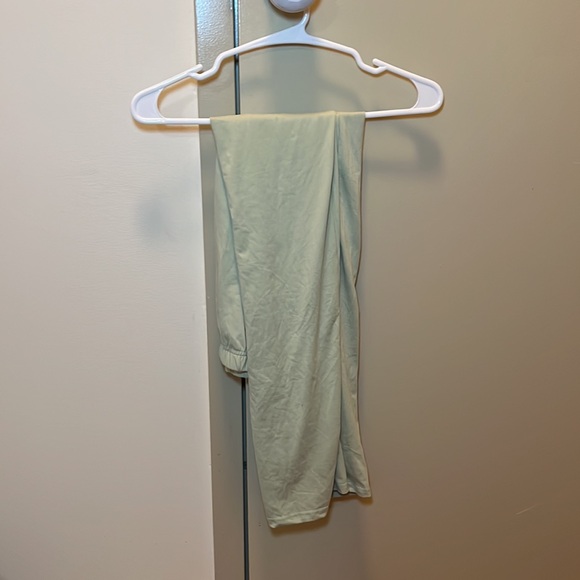 One shoulder skirt set (top is cropped) - Picture 3 of 3